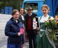 Bild: Thomas Dobler
Die frisch gekürte Bayerische Bierkönigin Sarah Jäger (rechts) wurde in der Schlossbrauerei Naabeck von Brauerei-Chef Wolfgang Rasel (Zweiter von rechts) und seiner Gattin Sybille (links daneben), sowie Bier-Sommelière Lisa-Maria Simon (links) empfnagne.