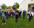 Bild: wec
Die Firmlinge der 6. Klasse mit Weihbischof Josef Graf, den Ruhestandsgeistlichen Josef Beer und Josef Dotzler sowie der Gemeindereferentin Kathrin Blödt (hinten, von rechts, neben dem Weihbischof).