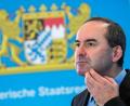Archivbild: Peter Kneffel/dpa
Hubert Aiwanger (Freie Wähler) will in den Bundestag.