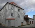 Bild: kro
Der Mähringer Pfarrhof wurde in den vergangenen vier Jahren sehr umfangreich und aufwendig renoviert. Die Gesamtkosten belaufen sich auf 800.000 bis 900.000 Euro.