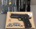 Bild: Bundespolizei/exb
Diese verbotenen Waffen und Böller nahmen Fahnder der Bärnauer Bundespolizei einem 32-jährigen Hessen ab.