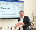 Bild: Susanne Schwab, Stadt Amberg/exb
Michael Cerny, der Oberbürgermeister der Bierstadt Amberg, setzt sich für "Bierstadt" als neue Standardschriftart bei Microsoft ein.