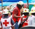 Bild: Francisco Estrada/dpa
Der Generalsekretär der Internationalen Föderation der Rotkreuz- und Rothalbmondgesellschaften (IFRC), Elhadj As Sy (M), spricht mit Mitarbeitern und Helfern. Internationale Teams halfen bei den Rettungs- und Räumungsarbeiten nach einem Erdbeben in Mexiko.