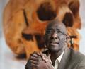 Bild: Soeren Stache/dpa
Der Vorsitzende des Zentralrates der Afrikanschen Gemeinde, Moctar Kamara, während einer Pressekonferenz des Bündnisses "Völkermord verjährt nicht". Anlass war die bevorstehende Übergabe von Gebeinen namibischen Ursprungs durch die Charité an eine namibische Staatsdelegation.