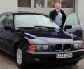 Bild: Gerhard Götz
Georg Spandl kennt den BMW aus dem FF. Gerne hätte er ab und zu mehr Gas gegeben, aber der frühere Schwandorfer Oberbürgermeister Hans Kraus bestand auf Tempo 130 auf Autobahnen.