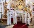 Bild: Bockisch/exb
Fünf Kinder feiern Erstkommunion in der Pfarrkirche St. Vitus in Utzenhofen.