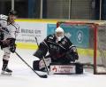 Bild: Jürgen Feyerabend - feyerdragon pic art; Herforder Eishockey Verein
Ennio Albrecht (rechts) wird zweiter Torhüter bei den Blue Devils Weiden.