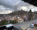 Bild: Eichl
Im oberen Stock haben die Mieter einen unverstellten Blick auf die Burgruine.