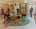 Bild: gz
Im Namen des Kindergartens dankten Kirchenrat Karl Schmid, Kinderpflegerin Theresa Völkl, Kindergartenleiterin Ramona Zangl und Kirchenpflegerin Nicola Hummer (hinten, von links) den Spendern Matthias Rupprecht, Tim Singer und Uli Schmucker (vorne, von links) für die Unterstützung.