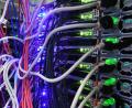 Symbolbild: Uli Deck/dpa
In einem Serverraum in einem Rechenzentrum führen Kabel zu Servern. Die Anbindung an ein leistungsfähigeres Rechenzentrum ist eines der Investitionsziele der Verwaltungsgemeinschaft Pressath im Haushaltsjahr 2021.
