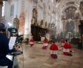 Bild: flm
Der Fernsehgottesdienst an Fronleichnam wurde aus der Basilika in Waldsassen live in der ARD übertragen.