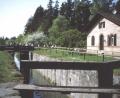 Archivbild: Dieter Dörner
Teilstück des Ludwig-Donau-Main-Kanals mit Schleusenwärterhäuschen südlich von Neumarkt.