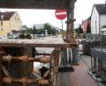 Bild: Gabi Schönberger
In der Mooslohstraße erneuern die Stadtwerke Leitungen. Im vorderen Bereich ist sie daher stadteinwärts seit zwei Monaten gesperrt.