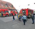 Bild: Johannes Werner/exb
An zwei Tagen stattete die Feuerwehr Tirschenreuth den Schülern der 3. Klasse einen Besuch ab. Dabei wurden auch die beiden Feuerwehrfahrzeuge samt Drehleiter inspiziert.