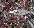 Bild: Bernd Georgi
Ein Teil der östlichen Altstadt von Amberg aus der Luft fotografiert. In der Bildmitte die Baustelle für die Drei Höfe. Früher war hier das Kaufhaus Storg bzw. Forum ansässig.