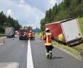 Bild: Josef Graml
Ein Lastwagen ist auf der A6 bei Ursensollen von der Fahrbahnabgekommen. Auch ein Pkw war in den Unfall verwickelt.