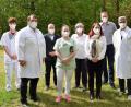 Bild: Bernhard Krebs/exb
Kümmern sich um die Schmerzpatienten: Martin Wallinger, Daniel Weiß, Katrin Eger, Margit Berkmann, Sabrina Pielesch, Dr. Christian Kettler, Dr. Konstantinos Kafchitsas und Thomas Götz (von rechts).