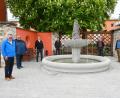 Bild: Susanne Schwab, Stadt Amberg/exb
Sie freuen sich über den wieder sprudelnden Brunnen (von links): OB Michael Cerny, Carsten-Armin Jakimowicz (Bürgerverein), Gert Fraunberger (Kusser Granitwerke), Markus Siegert (Bauleiter Mickan), Thomas Blank (Stadt Amberg), Markus Schmidt (Leiter Tiefbau Mickan) und Mickan-Geschäftsführer Günther Hofbeck.