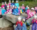 Bild: fks
Der Infopoint Pfaben des Naturparks Steinwald war Start und Ziel der Kinder aller drei Gruppen. Jede Gruppe erkundete den Steinwald auf einer anderen Route.