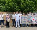 Bild: jus
100 Mitarbeiter solidarisierten sich Mitte der Woche mit dem Physio-Team. Die geplante aktive Mittagspause fiel zwar aus, doch die Gewerkschaft Verdi ist weiterhin unzufrieden mit den Plänen der Geschäftsführung.