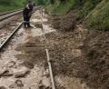 Bild: ws
Auf den Bahngleisen auf der Strecke Weiden-Hof sammelte sich Schlamm aufgrund des Unwetters und stoppte den Zugverkehr.