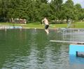 Bild: dob
Die ersten Springer und Schwimmer nutzten am Wochenende das Städtische Freibad in Vohenstrauß.