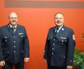 Bild: mde
Peter Denz (rechts) bleibt weitere sechs Jahre Kommandant der Feuerwehr Kemnath. Zum neuen stellvertretenden Kommandanten wählten die Aktiven Norbert Weismeier (links).