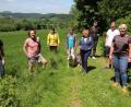 Bild: kro
Wandern im Grünen rund um Bärnau: Grünen-Landtagsabgeordnete Anna Schwambegrer (rechst) mit ihrem Landtagskollegen Christian Zwanziger (links) und weiteren Gleichgesinnten, auf der Suche nach touristischem Potenzial in Bärnau.