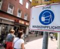 Bild: Sina Schuldt
Ein Festhalten an der Maskenpflicht im Freien wird auch von vielen Experten als unnötig angesehen. In Innenräumen sieht das anders aus. Foto: Sina Schuldt/dpa
