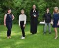 Bild: Fotohaus Jäger
Die jungen Leute des ersten Konfirmationsgottesdiensts am Samstag mit Pfarrer Uwe Markert.