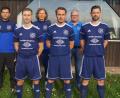 Bild: du
Die SpVgg Schirmitz geht die Saison 2021/22 mit den Neuzugängen (vorne von links) Peter Schmidl (Paulsdorf), Fabian Hirmer (Schnaittenbach) und Markus Peetz (Irchenrieth) an. Darüber freuen sich (hinten von links) der neue Co-Trainer Jakobs Lukas, Trainer Josef Dütsch und Fußball-Abteilungsleiter Christian Schieder.