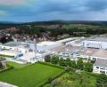 Bild: de-Agentur Schwandorf/exb
Der Gerresheimer-Produktionsstandort Pfreimd wurde um einen neuen Verbindungsbau (das leicht erhöhte Gebäude im linken Bildbereich) erweitert.