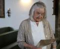 Bild: gru
Kunigunda Hagerer aus Weißenberg bei ihrer Gnadenkonfirmation, 80 Jahre nach ihrem ersten Gang zum Abendmahl.