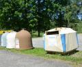 Bild: dob
Die Container am Badeweiher in Kaimling sollen mit einem Sichtschutz versehen und der Grund unter den Behältnissen gepflastert werden.