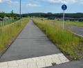 Bild: jr
Der Fuß- und Radweg in Richtung Mitterteich endet derzeit beim Gelände des Backhauses Kutzer (hinten links).