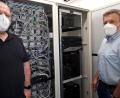 Bild: pz
Holger Zeitler (links) von der IT-Abteilung im Rathaus Waldsassen, zusammen mit Verwaltungs-Geschäftsführer Martin Rosner im Serverraum.