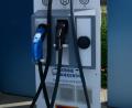 Symbolbild: bey
Auf unterschiedliche Weise finden die Besitzer von E-Autos ihre Tankstellen.
