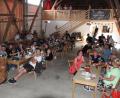 Bild: kro
Gemeinsam Fußball schauen, unter Beachtung der geltenden Corona-Regeln, ist im Mühlenhof Mähring möglich. Die Stimmung am Samstag beim Spiel Deutschland gegen Portugal hielt sich bei den 50 Zuschauern in Grenzen.