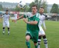 Archivbild: gb
Manuel Dürbeck (vorne) erzielte beim 3:1-Testspielsieg gegen den FC Wernberg alle drei Tore für den SV Mitterteich.