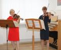 Bild: pi
Sylvia Eisermann mit der Violine (links) und Ruth-Elena Schindel mit der Viola hinterlassen bei ihrem Konzert nachhaltige Eindrücke und erhalten viel Beifall.