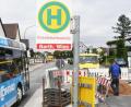 Bild: Gabi Schönberger
Nur stadtauswärts ist die Mooslohstraße ab Peuerlstraße seit April befahrbar. Ab Freitag, 25. Juni, kommt eine beidseitige Vollsperrung des Bereichs zwischen Merklsteig und Prößlstraße (Blickrichtung auf dem Foto) hinzu.