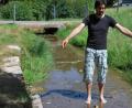 Bild: Gerd Spies
Hier soll der Einstieg zum Kneippen im Ammerbach sein, wie Landschaftsarchitekt Christopher Trepesch deutlich macht.