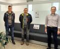 Bild: stg
Bürgermeister Hans Walter nahm den Bauhofmitarbeitern Bertram Strobl und Andreas Mayer den Eid als Feldgeschworene ab. Dazu war auch Sachbearbeiter Martin Graser hinzugekommen (von links).