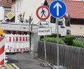 Bild: Willy Thiermann/exb
"Hoffentlich macht das keine Schule", schrieb Leser Willy Thiermann augenzwinkernd über die Beschilderung für Fußgänger bei der Baustelle in der Pfaffenreuther Straße.