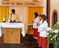 Bild: no
Pfarrvikar Thomas Sanikommula zelebriert den Festgottesdienst zum Patrozinium in Stifterslohe auf dem Kapellenvorplatz.