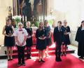 Bild: Ann-Kathrin Foerderreuthe/exb
Die Neukirchener Konfirmandinnen und Konfirmanden mit Pfarrerin Anja Matthalm.