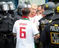 Symbolbild: Tobias Hase/dpa
Das Sportliche vom politischen Getöse in Ungarn zu trennen, fällt nicht eben leicht. Das Aus nach der Gruppenphase hatten die Ungarn in einer der schwersten Gruppen der EM-Geschichte allerdings nicht verdient.