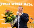 Bild: Peter Kneffel/dpa
Hubert Aiwanger, stellvertretender Ministerpräsident und Staatsminister für Wirtschaft, Landentwicklung und Energie von Bayern, nach seiner Wiederwahl bei der Landesversammlung der Freien Wähler Bayern im Max Morlock Stadion.