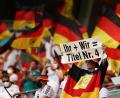 Symbolbild: Christian Charisius/dpa
Am Dienstag in Wembley kann die deutsche Elf einen gewaltigen Schritt in Richtung Finale machen. Die Turnierkonstellation macht es möglich. Ob es aber zum Weiterkommen gegen England reicht?