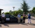 Bild: Witron/exb
Die Ambulante Krankenpflege Altenstadt/WN kann sich über die Spende eines Autos aus dem Witron-Fuhrpark freuen. Von links: Tanja Kledtke, Pfarrer Thomas Peter Kopp, Wolfgang Sand, Anton Adam und Stefan Weiß.